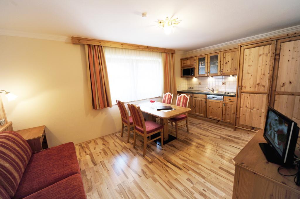 Hotel Garni Landhaus Platzer เซลล์ อัม ซิลลา ภายนอก รูปภาพ