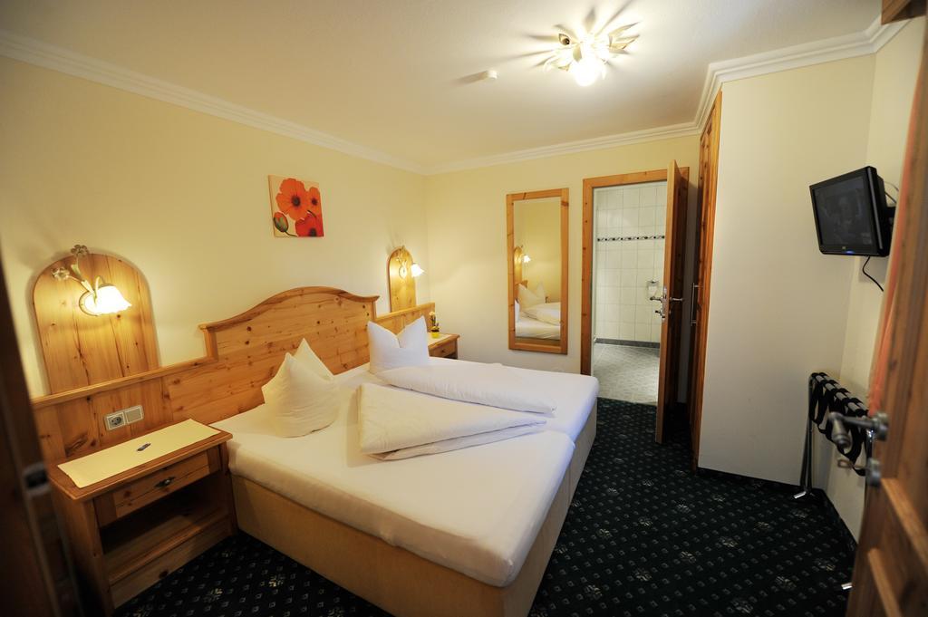 Hotel Garni Landhaus Platzer เซลล์ อัม ซิลลา ภายนอก รูปภาพ
