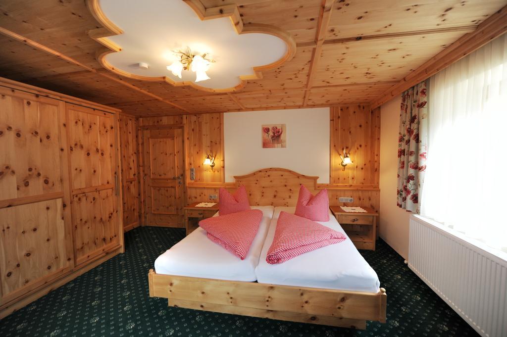 Hotel Garni Landhaus Platzer เซลล์ อัม ซิลลา ภายนอก รูปภาพ