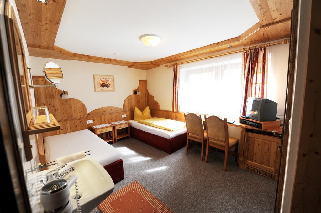 Hotel Garni Landhaus Platzer เซลล์ อัม ซิลลา ภายนอก รูปภาพ