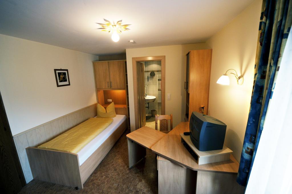 Hotel Garni Landhaus Platzer เซลล์ อัม ซิลลา ภายนอก รูปภาพ